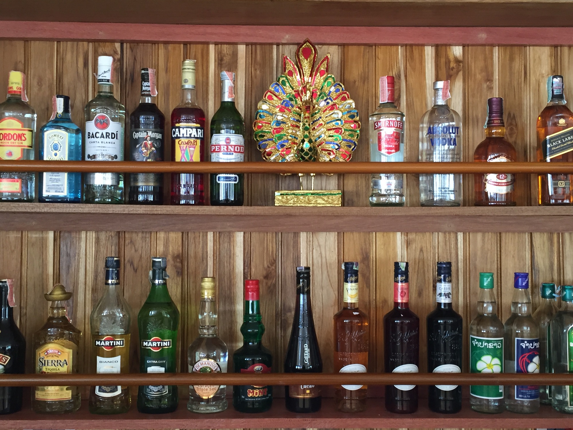 Pandaw RV Champa Pandaw Bar.jpg